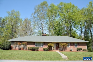 1202 Lee Dr, Farmville, VA 23901