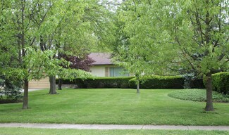 1447 S James Rd, Columbus, OH 43227