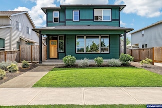 2704 D St NE, Salem, OR 97301
