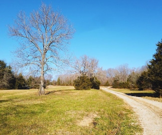 000 E St Highway 14-Pvt Dr-B, Ava, MO 65608
