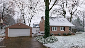3113 Englewood Dr, Stow, OH 44224