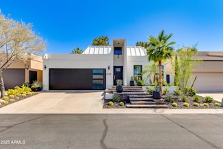 3038 E Stella Ln, Phoenix, AZ 85016
