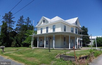 1104 W Maple St, Valley View, PA 17983