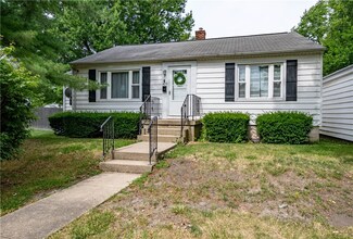 425 S Beech St, Arthur, IL 61911