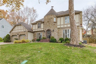 8019 W 113th St, Overland Park, KS 66210