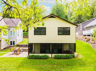 32094 Woodale Dr, Hanoverton, OH 44423