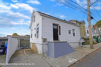 48 White Plains Ave, Staten Island, NY 10305