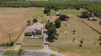 926 Horseshoe Lake Rd, Iowa Park, TX 76367