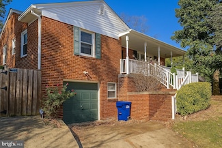 5902 Brookview Dr, Alexandria, VA 22310