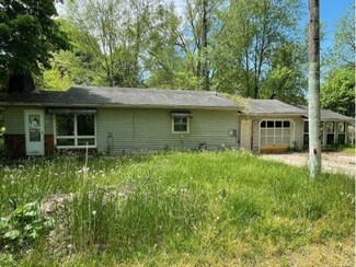 5662 W Palestine 2nd St, Mentone, IN 46539