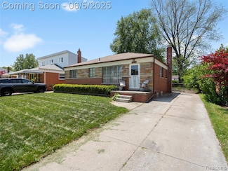 29213 Joan St, Saint Clair Shores, MI 48081