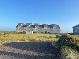 1431 Ocean Crest Ave SW, Ocean Shores, WA 98569