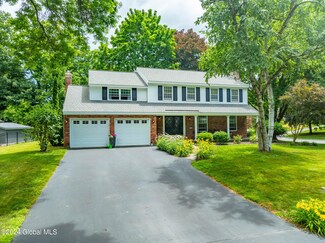 15 Upper Ball Ct, Albany, NY 12204