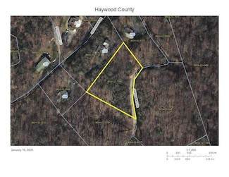 29 Crestmont Dr, Waynesville, NC 28786