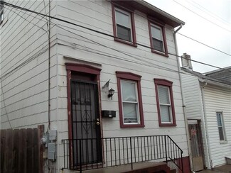 521 Bauerlein St, Pittsburgh, PA 15209