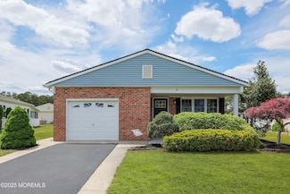 10 Merrilee Ln, Toms River, NJ 08757