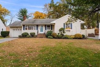 215 W Shore Dr, Marblehead, MA 01945