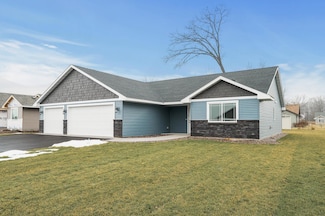 7222 Hawthorne Ct, North Branch, MN 55056