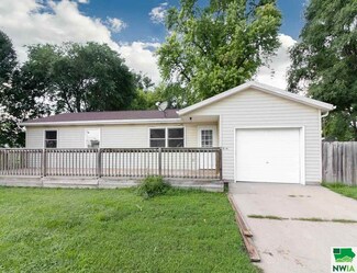 614 Granite St, Onawa, IA 51040