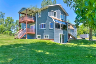 5680 Benton Rd, Jackson, MI 49201
