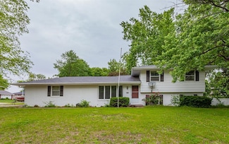 7405 Aurora Ave, Urbandale, IA 50322