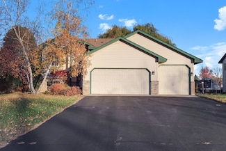 8346 Park Ave NE, Elk River, MN 55330