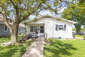 207 E Elm St, Huntsville, MO 65259