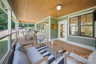 218 Barnrock Dr, Mills River, NC 28759