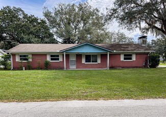2508 Ranch Lake Cir, Lutz, FL 33559