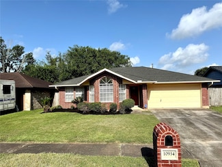 10934 Covered Bridge St, Houston, TX 77075