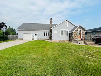 1509 Davitt St, Sault Sainte Marie, MI 49783