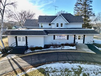 304 3rd St SE, Pelican Rapids, MN 56572
