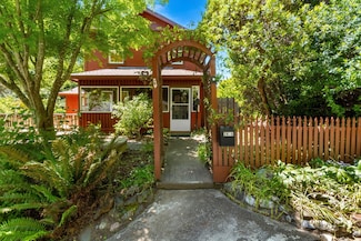 2476 Bainbridge St, Eureka, CA 95503