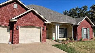4488 S Deer Park Ln, Harrah, OK 73045