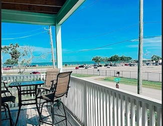1113 San Jacinto St, La Porte, TX 77571