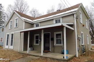 13 Montcalm St, Glens Falls, NY 12801