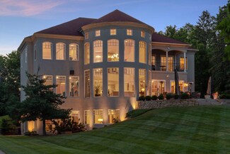 1860 Shoreline Dr, Wayzata, MN 55391