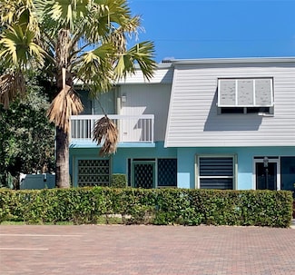 842 SE 19th Ave, Deerfield Beach, FL 33441