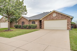 820 Chestnut Ave, Burleson, TX 76028