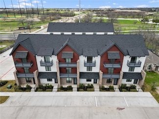 310 Fairway Dr Unit 111, Bryan, TX 77801