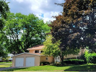 2610 N Evergreen Ave, Waukegan, IL 60087