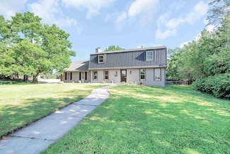 2111 Melrose Ln, Salina, KS 67401