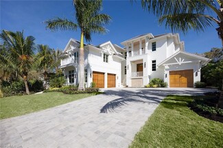 3277 Gordon Dr, Naples, FL 34102