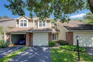 8 Le Marc Ct, Rochester, NY 14618