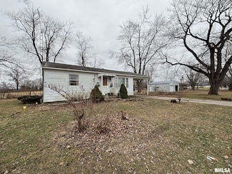 309 E Clinton Ave, Patoka, IL 62875