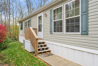 133 Valley View Dr, Finleyville, PA 15332