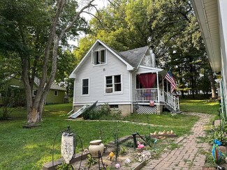 487 E Mall Ct, Edgerton, WI 53534