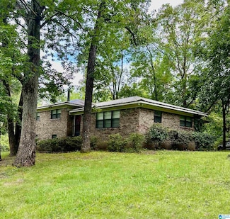 2636 Skyline Dr, Warrior, AL 35180