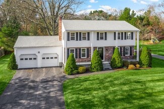 16 Swanson Rd, Framingham, MA 01701