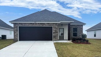 2134 Hayes Ave, Port Allen, LA 70767